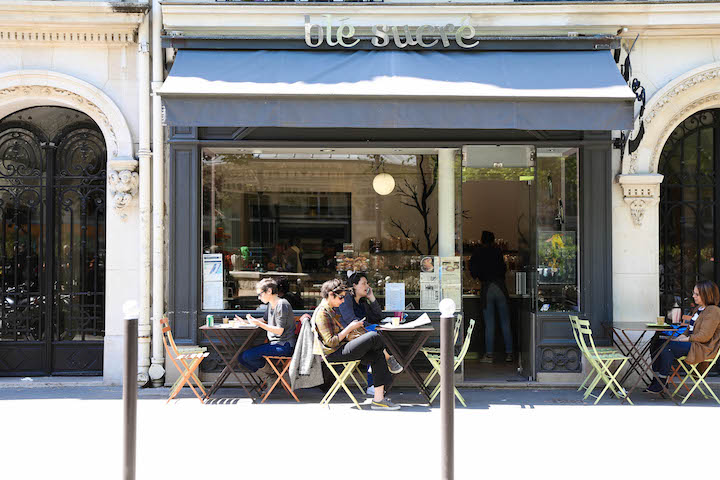 What to Eat in Paris - The 10 BEST places to eat in Paris - eats you absolutely cannot miss (and what you can also skip!). The ultimate foodie guide here!