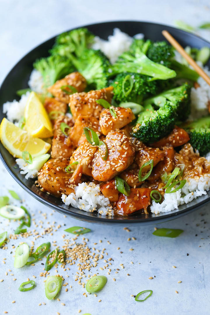 Honey Lemon Chicken and Broccoli Bowls - A takeout favorite that is sure to be a hit with the entire family! Plus, that lemon glaze is TO. DIE. FOR.
