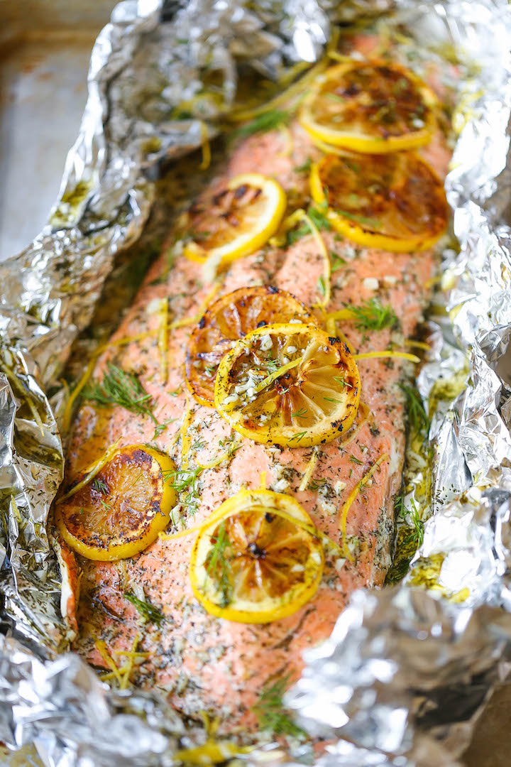 Lemon Dill Salmon in Foil - Seriously dead-simple salmon cooked right in foil! 10 minutes prep. No clean-up! And you know lemon-dill flavors are THE BEST!