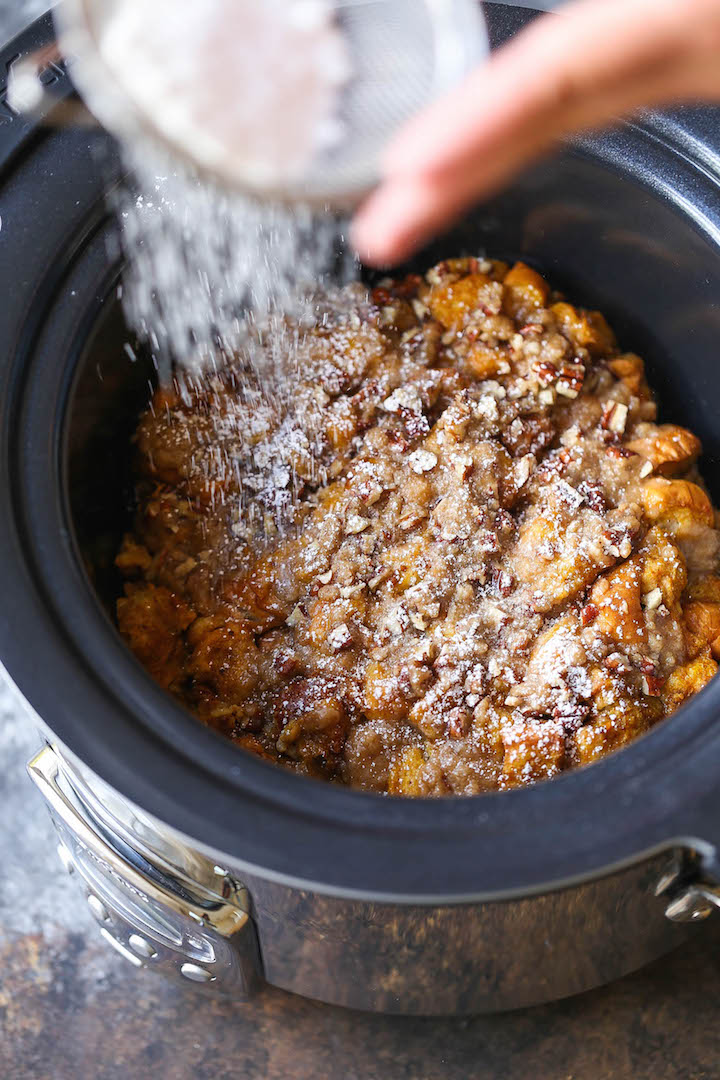 Slow Cooker Pumpkin French Toast - The easiest, mess-free French toast ever made right in your crockpot! But really. That cream cheese glaze is EVERYTHING.