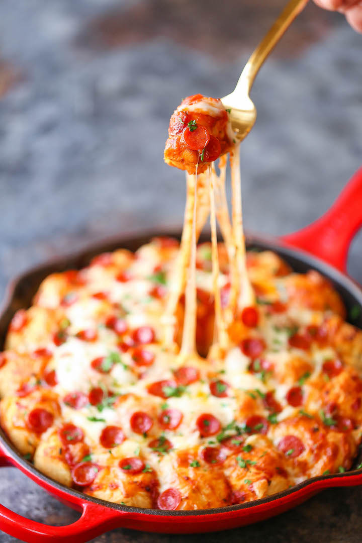 Cheesy Pizza Bread - The best and cheesiest pull apart bread ever! 