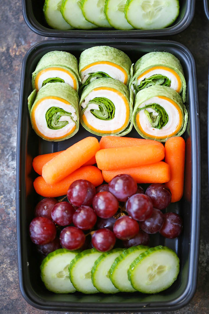 Turkey Spinach Pinwheels Meal Prep - Prep your lunches for the week with these turkey spinach and cheese pinwheels! No more overpriced snacks and lunches!!!