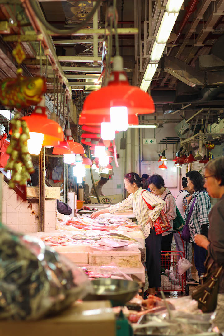 What to Do in Hong Kong - The ultimate Hong Kong travel guide! What to eat, where to go and what not to do. Everything you need to know is right here!