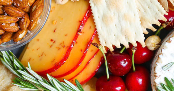 How To Make An Easy Cheese Board In 10 Minutes Damn Delicious