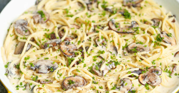 Spaghetti With Mushroom Herb Cream Sauce Damn Delicious