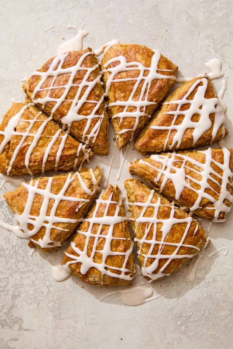 Pumpkin Spice Latte Scones - Tastes like everyone's favorited pumpkin spice latte, except with an epic, irresistible cinnamon glaze drizzle!