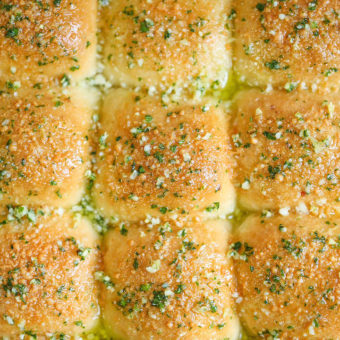 Garlic Parmesan Dinner Rolls - Damn Delicious