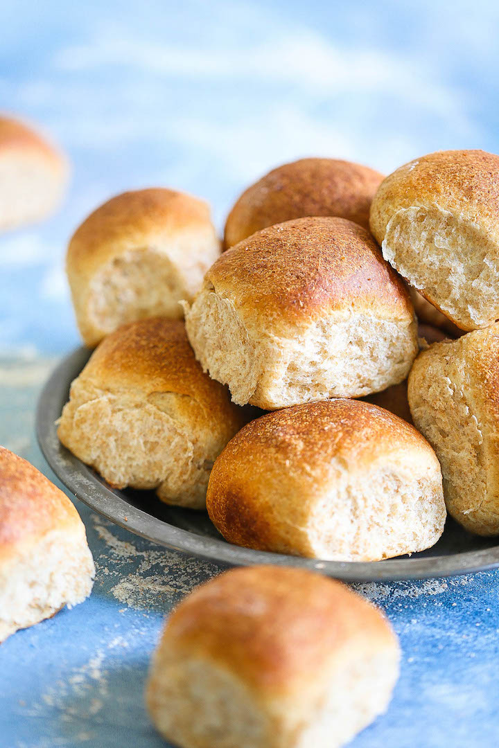 Honey Whole Wheat Dinner Rolls - So soft, fluffy and perfectly golden brown! These may just be the BEST dinner rolls you will ever have! And these are so much healthier than the traditional dinner rolls. Win-win situation here!