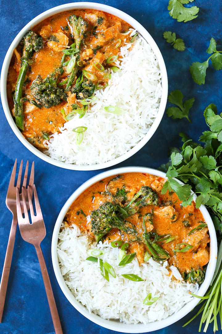 Easy Thai Red Curry - The easiest and most flavorful homemade Thai red curry you will ever make in just 30-40 minutes! It tastes just like the restaurant-version, except 10000x times better and cheaper!