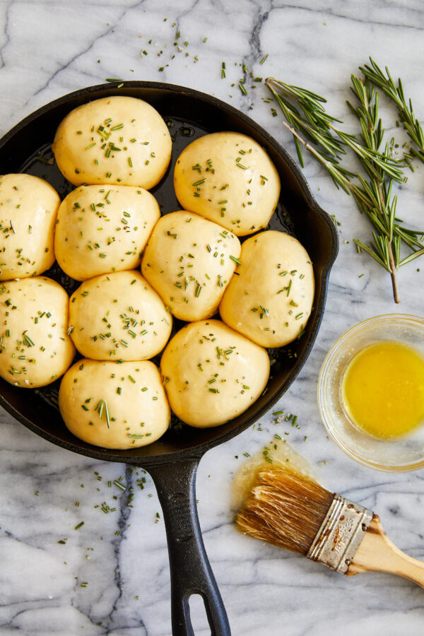 Easy Skillet Dinner Rolls Damn Delicious 9453