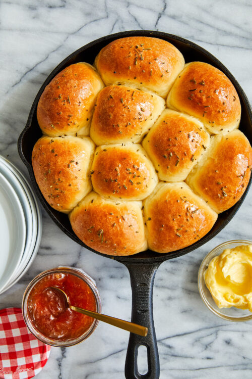 Easy Skillet Dinner Rolls Artishook