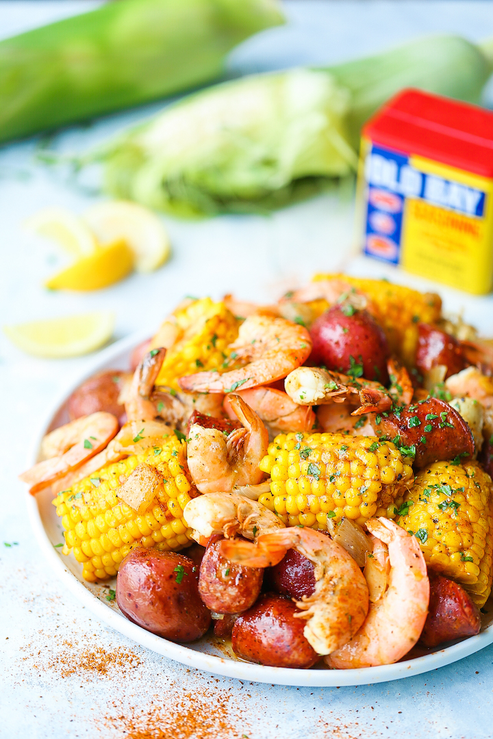 Instant Pot Shrimp Boil - Everyone's favorite low country boil can be made so easily and effortlessly right in your pressure cooker in just 6 minutes!