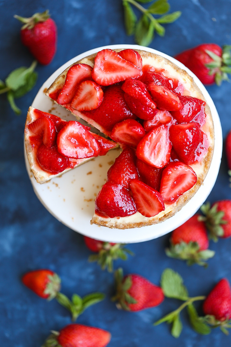 Perfect Instant Pot New York Cheesecake - Yes, you can make this in your pressure cooker! It's so creamy, rich & smooth with NO CRACKS! It's simply PERFECT!