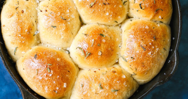 Skillet Garlic Butter Rosemary Dinner Rolls Damn Delicious