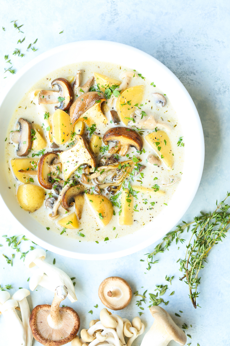 Mushroom Potato Chowder - So hearty and so creamy! This is the ultimate bowl of comfort food on a chilly night with mushrooms, potatoes, and thyme. SO GOOD!