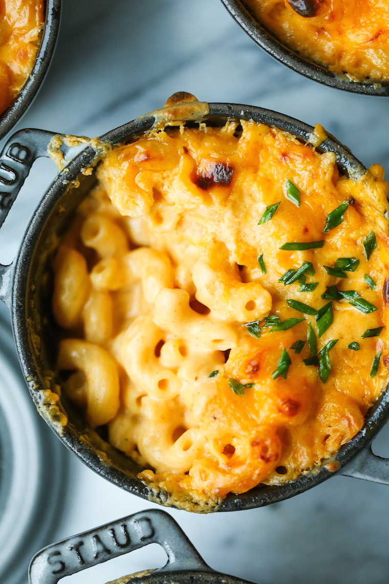 Baked Mac and Cheese - Everyone's favorite classic mac and cheese! Super simple, super easy and super quick. You'll never want the boxed stuff ever again!