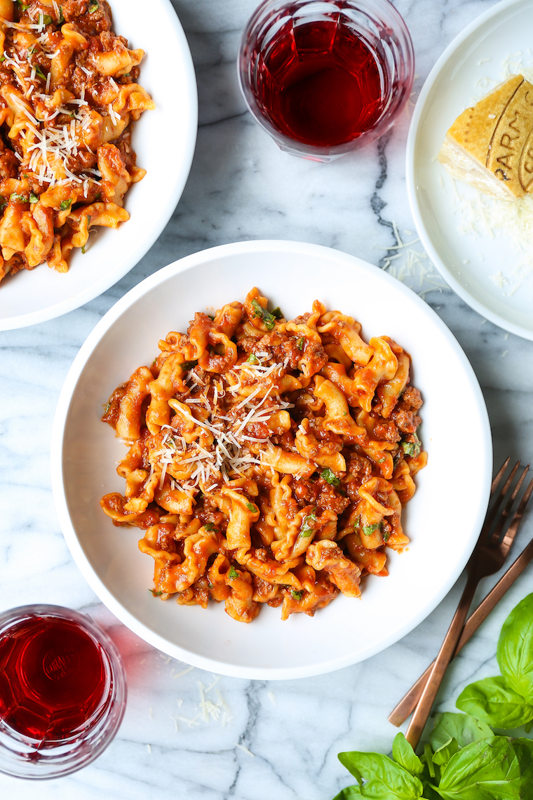 Instant Pot Ground Beef and Pasta - 5 min in the IP! So stinking easy and budget-friendly! The perfect ONE POT meal with a hearty meat sauce.