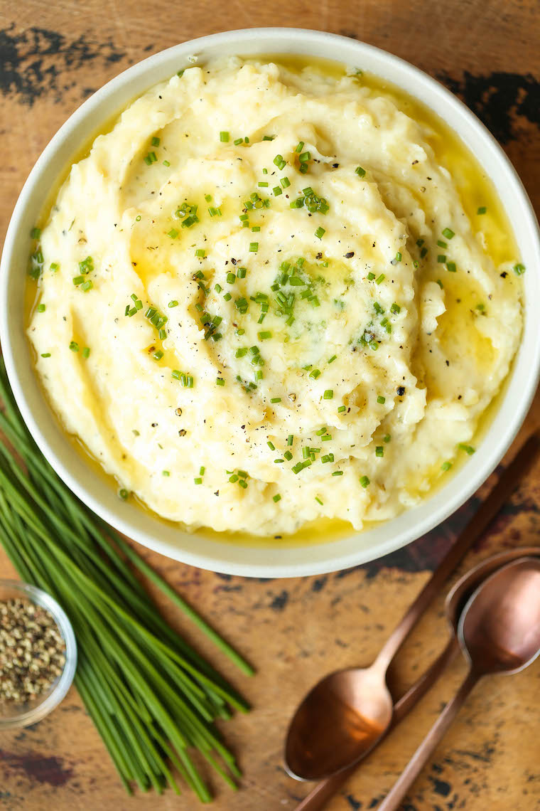 Instant Pot Mashed Potatoes - Oh-so-creamy buttermilk Ranch mashed potatoes! It does not get any easier or quicker than this. One pot, 10 min. MIND BLOWN.