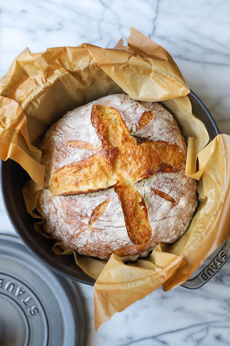 Dutch Oven Bread {only 4 ingredients & no kneading!}