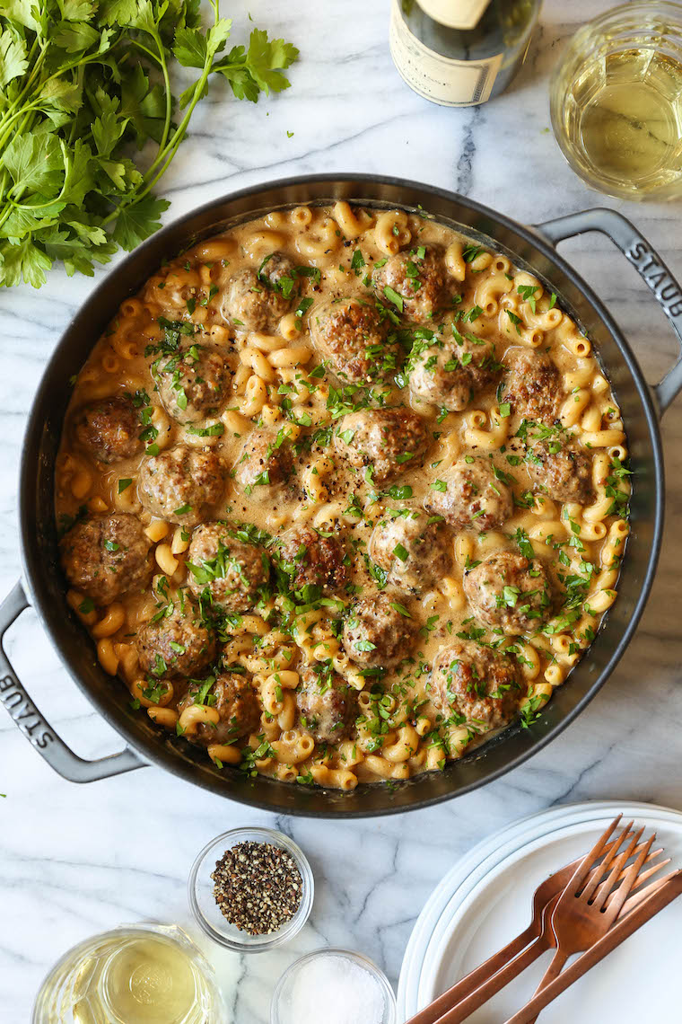 Swedish Meatball Pasta - Everyone's favorite Swedish meatballs with pasta noodles tossed right into that cream sauce goodness. So heavenly, so good.