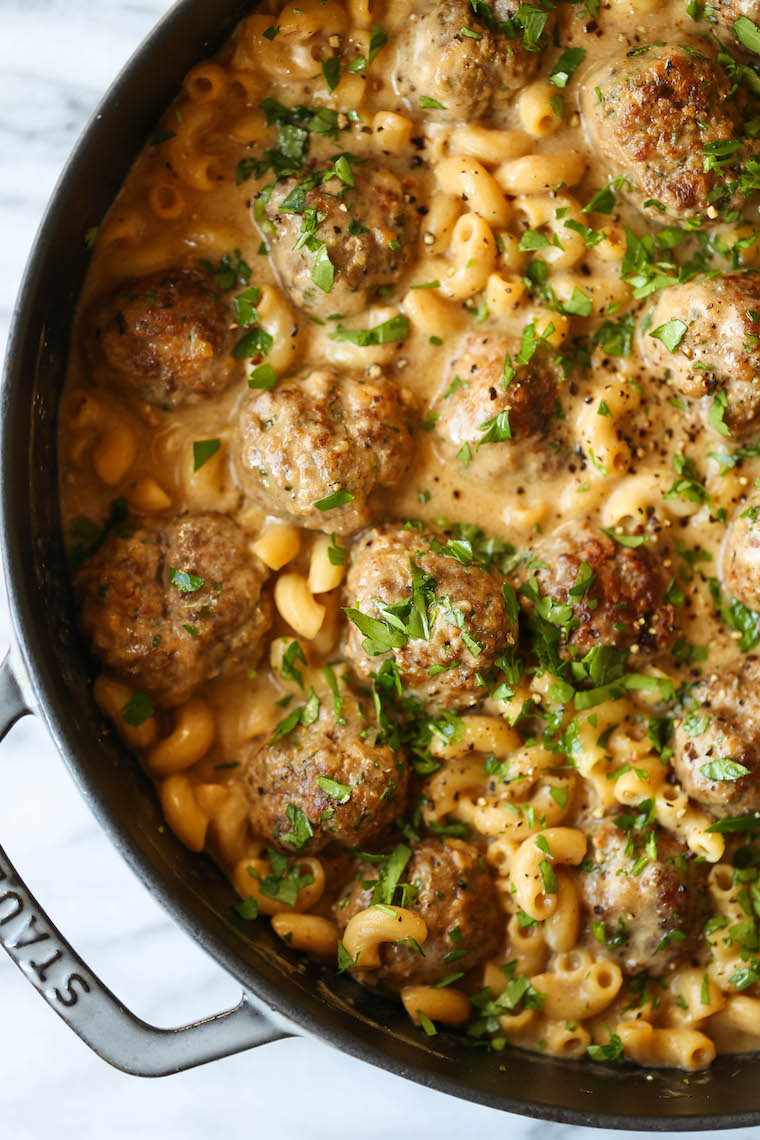 Swedish Meatball Pasta - Everyone's favorite Swedish meatballs with pasta noodles tossed right into that cream sauce goodness. So heavenly, so good.