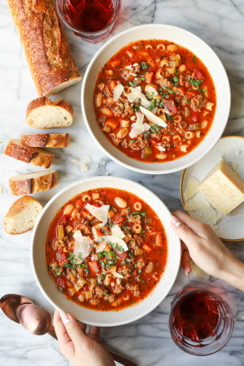 Slow Cooker Olive Garden Pasta e Fagioli - Damn Delicious