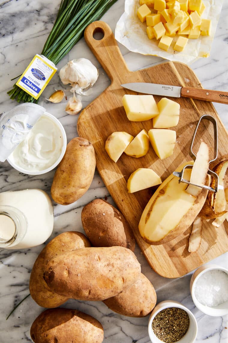 How to Make Perfect Mashed Potatoes - Make the best, most perfect (lump-free) mashed potatoes EVERY SINGLE TIME! So buttery, creamy + fluffy!