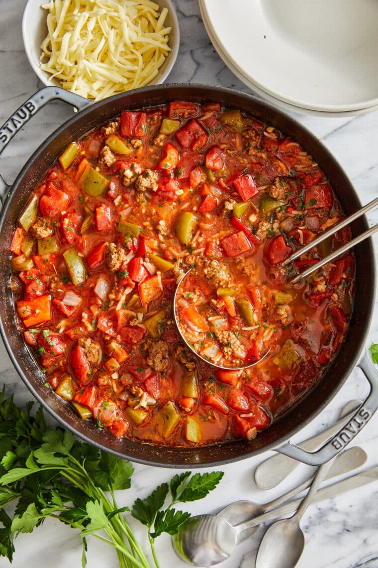 Stuffed Pepper Soup - A super easy, quick, and budget-friendly one-pot dinner!  So hearty and so cozy with minced meat, rice and peppers.