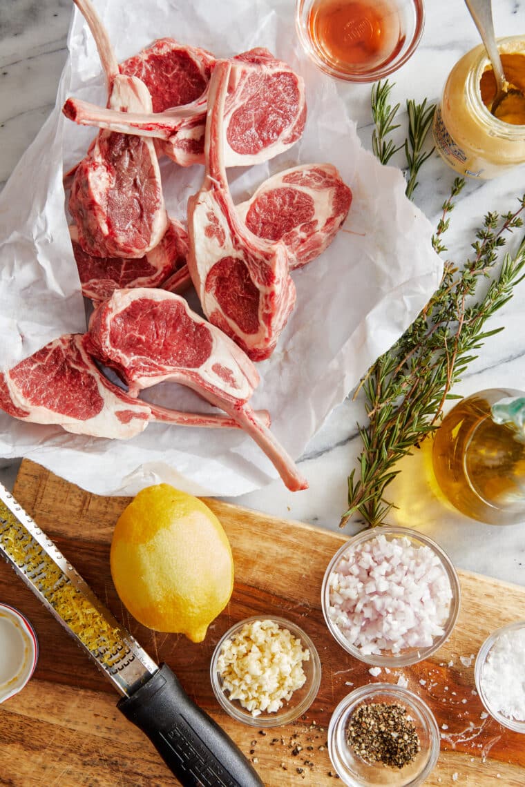 Garlic Rosemary Lamb Chops - Pan-seared until perfectly golden brown with an amazing garlicky, rosemary-thyme marinade. So easy yet so good!